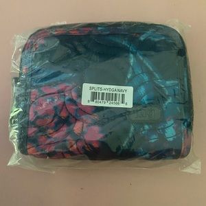 NWT Lug splits in Hydrangea Navy